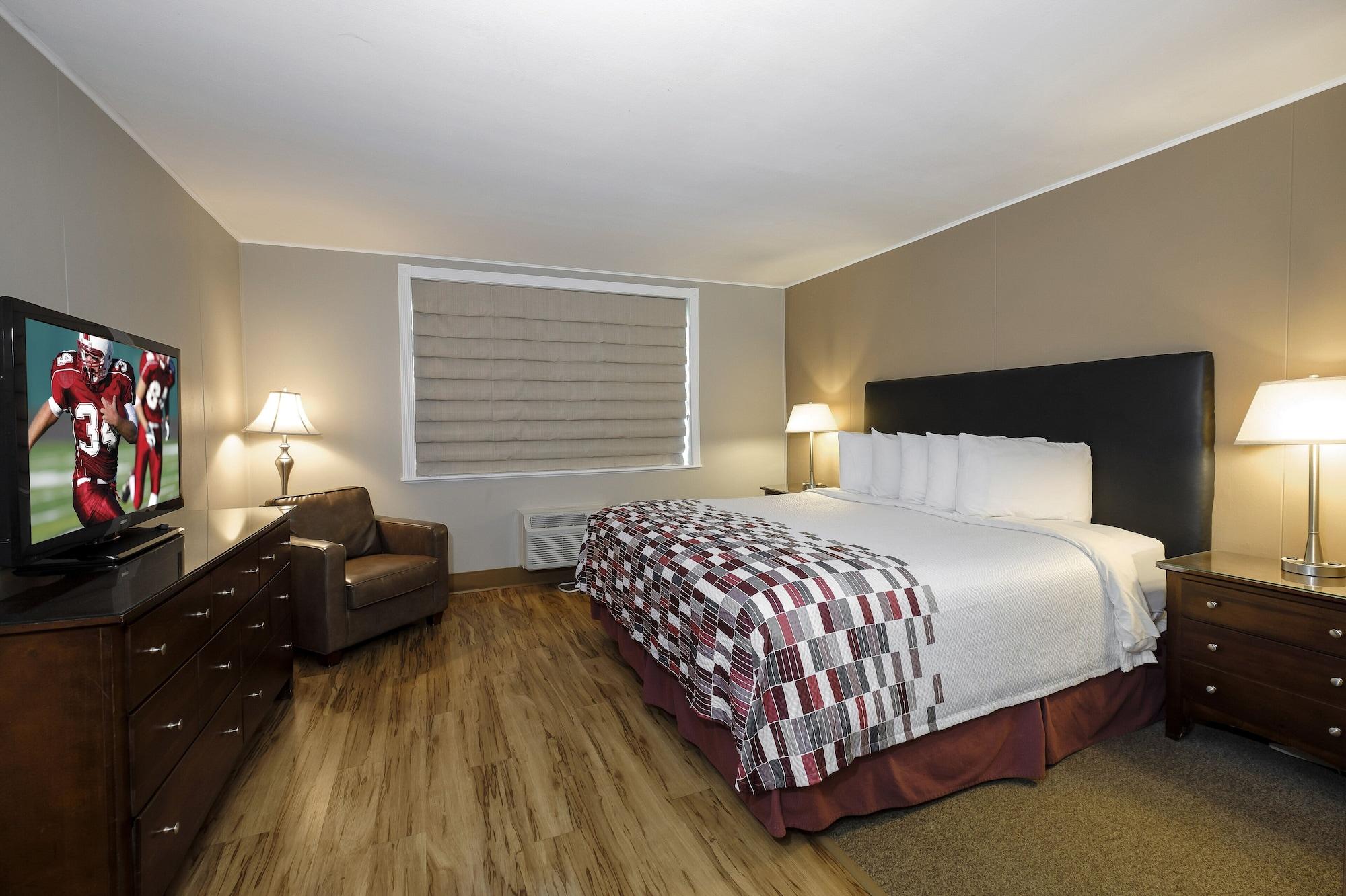 Red Roof Inn And Suites Herkimer Exterior photo